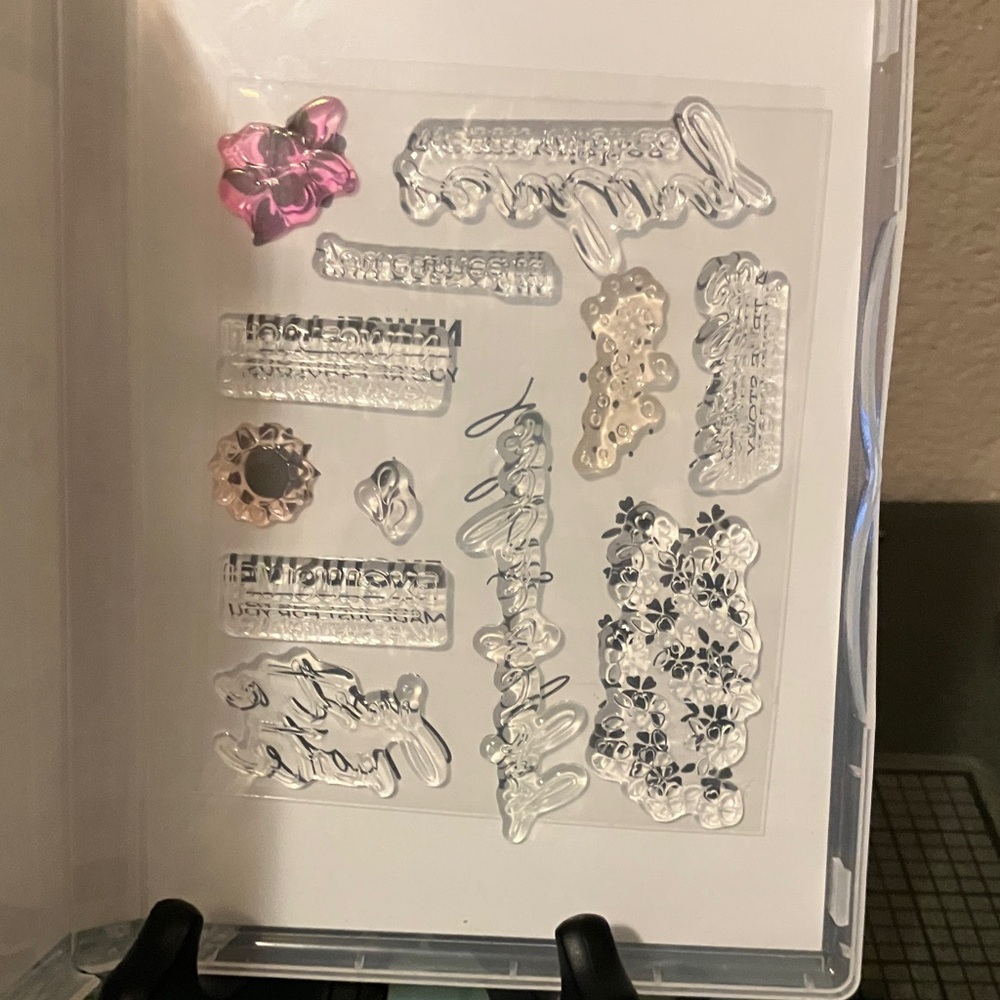 Stampin up Notes and Totes stamp and die set . - Picture 2 of 6